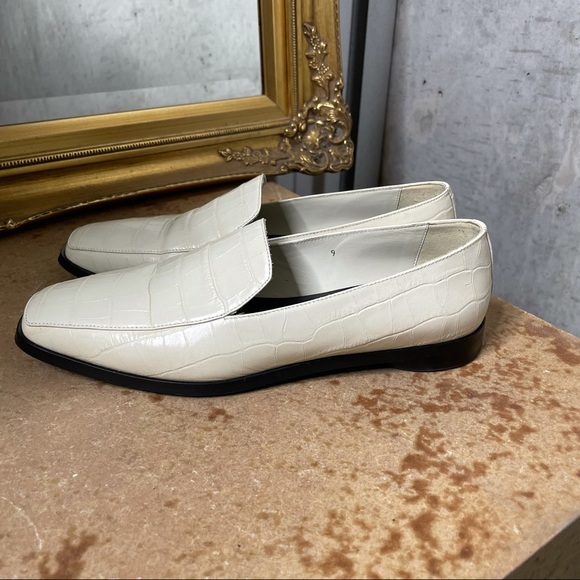 Everlane Bone Croc Embossed Leather 90s Loafer. Fit more like an 8.5 - Picture 9 of 16